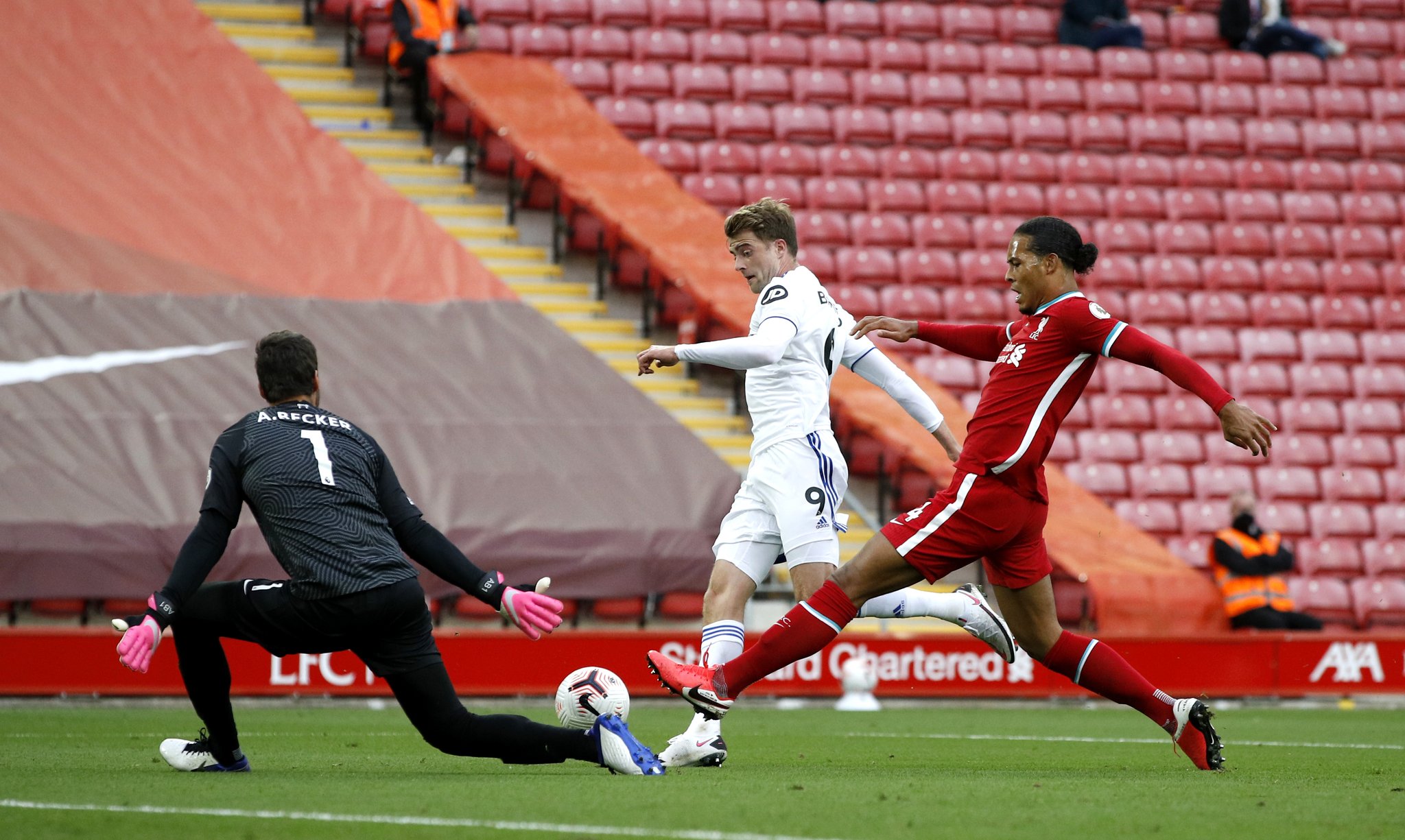 斯管理层感 斯管理层感